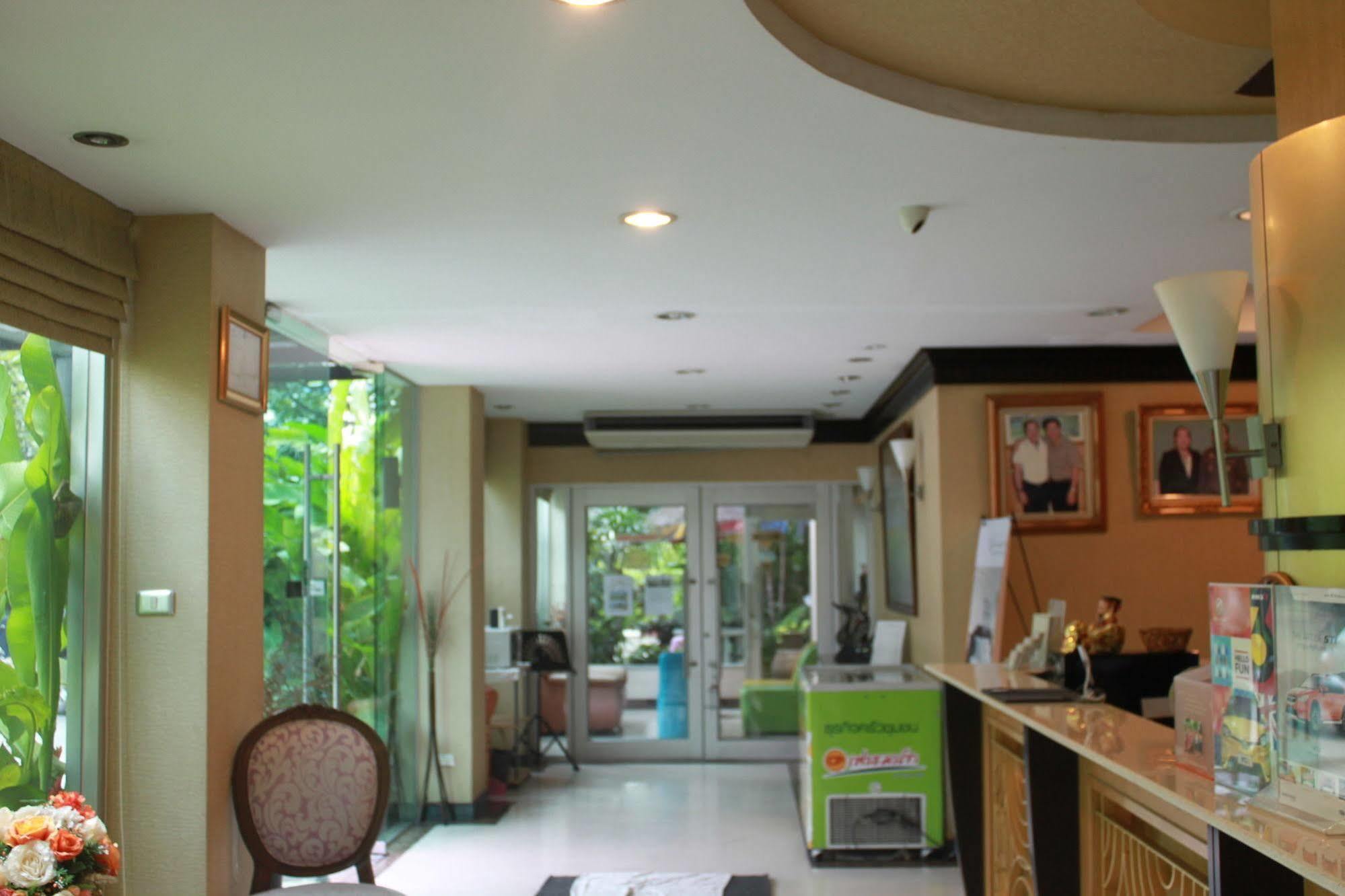 14 Place Bangkok Exterior foto